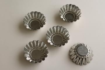 catalog photo of vintage Swedish sandbakkel cookie molds, fluted tart pans, baking tins