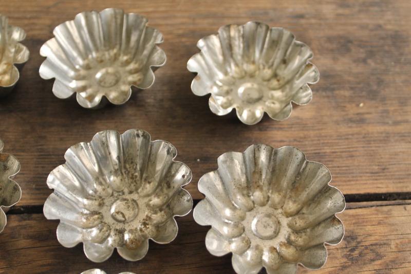 photo of vintage Swedish sandbakkel cookie molds, tiny fluted tart pans, baking tins #4