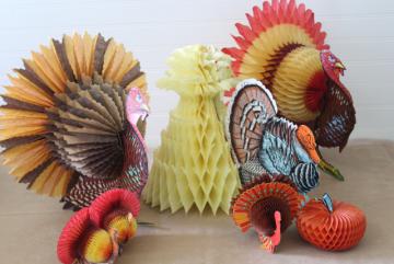 catalog photo of vintage Thanksgiving turkey die cuts honeycomb paper party table decorations