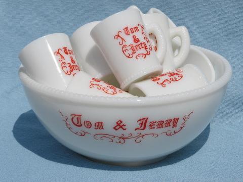 photo of vintage Tom and Jerry Christmas eggnog punch set, milk glass bowl and cups #3