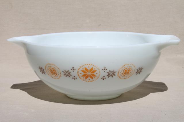 photo of vintage Town & Country print Pyrex cinderella bowl, big mixing bowl #1