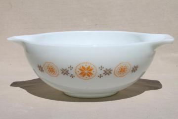 catalog photo of vintage Town & Country print Pyrex cinderella bowl, big mixing bowl