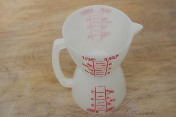 catalog photo of vintage Tupperware plastic double measuring cup red & white kitchen measure