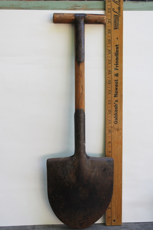 photo of vintage US military trenching shovel WWI vintage M-1910 style T-handle tiny shovel entrenching tool #2