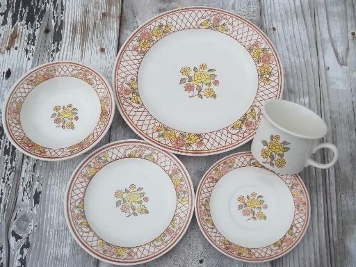 photo of vintage USA Royal China Americana Tiffany pottery dinnerware set for 6 #3