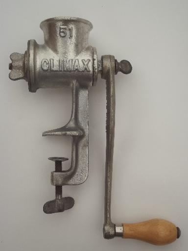 photo of vintage Universal No. 1551 hand crank food chopper meat grinder #2