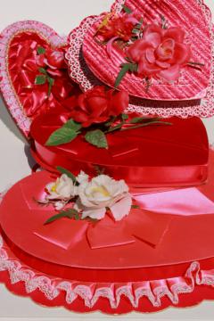 catalog photo of vintage Valentines, collection of valentine heart shaped candy boxes w/ flowers