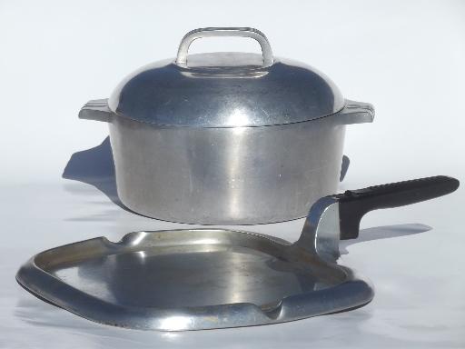 photo of vintage Wagner Ware Magnalite cast aluminum pots, pans, dutch oven, griddle  #5