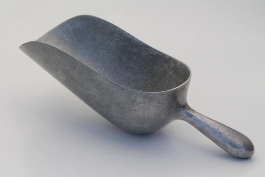 photo of vintage Wagner Ware aluminum kitchen hoosier or icebox scoop, pantry bin scoop #1