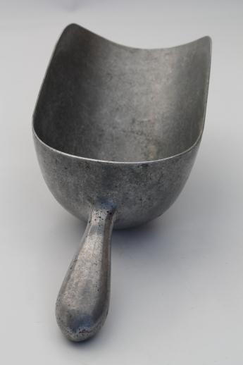 photo of vintage Wagner Ware aluminum kitchen hoosier or icebox scoop, pantry bin scoop #4