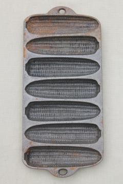 catalog photo of vintage Wagner Ware cast iron corn cake pan for corn ear shape corn sticks cornbread