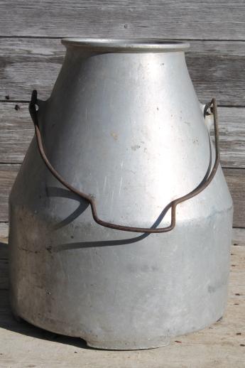 photo of vintage Wear Ever aluminum milking machine kettle, large old dairy farm milk bucket #4