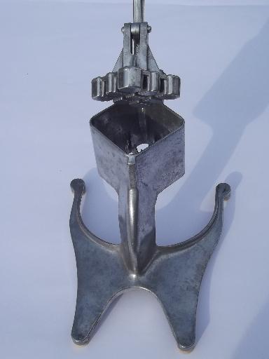 photo of vintage Wear-Ever aluminum vegetable cutter, french fry potato slicer #3