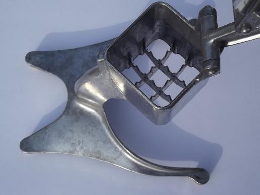 photo of vintage Wear-Ever aluminum vegetable cutter, french fry potato slicer #4