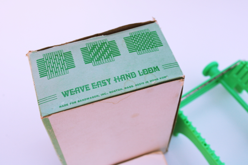 photo of vintage Weave Easy mini weaving loom w/ instructions to make weave it squares & projects #2