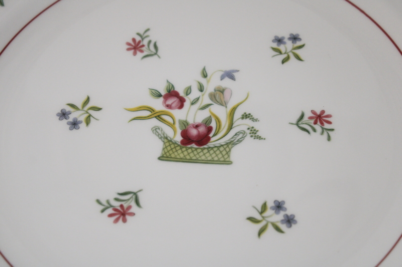 photo of vintage Wedgwood Colonial Williamsburg Bianca floral china dinner plate, excellent condition #2
