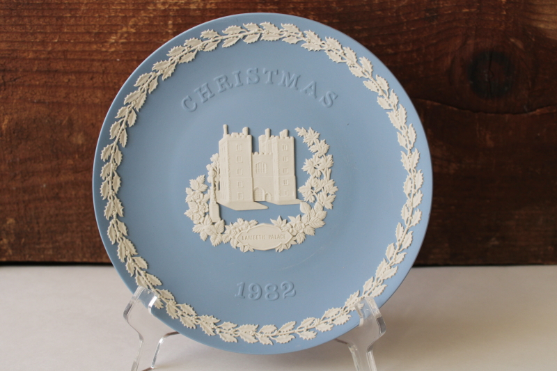 photo of vintage Wedgwood blue & white jasperware plate, Christmas holly border Lambeth Palace #1