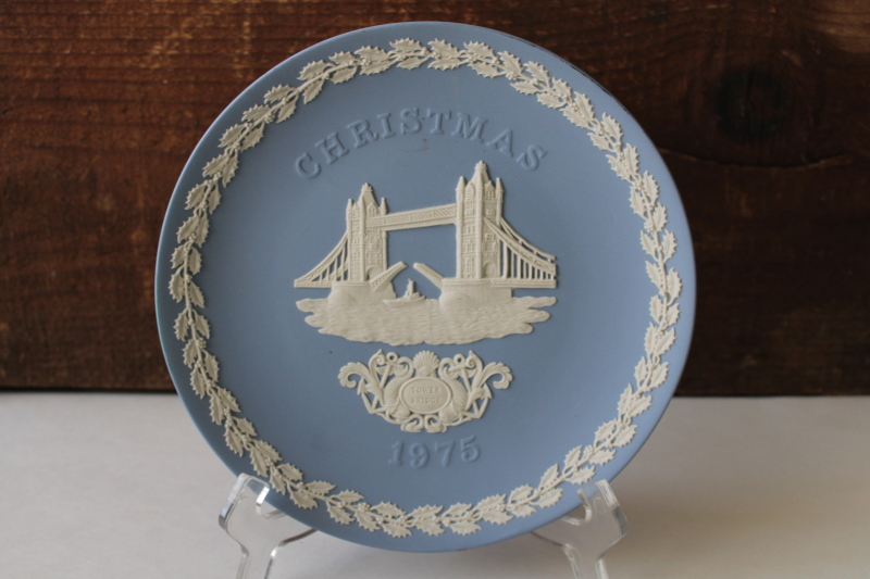 photo of vintage Wedgwood blue & white jasperware plate, Christmas holly border Tower Bridge #1