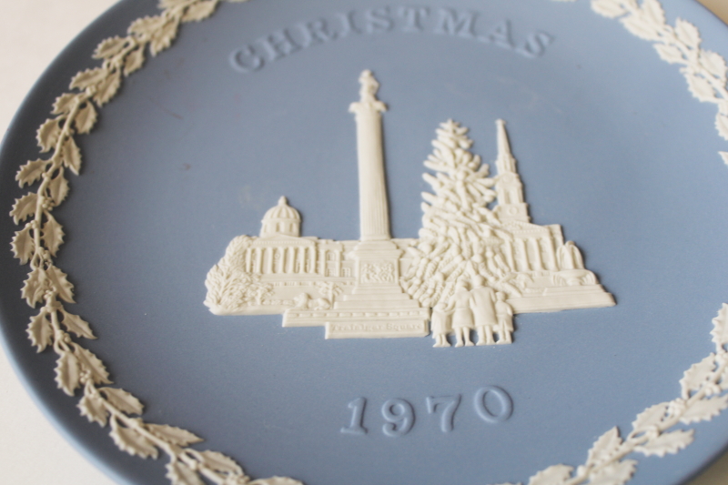 photo of vintage Wedgwood blue & white jasperware plate, Christmas holly border Trafalgar Square #2