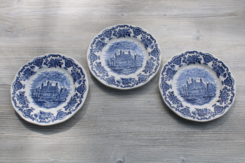 photo of vintage Wedgwood blue & white transferware china dessert or pie plates Royal Homes of Britain #1