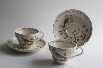 catalog photo of vintage Wedgwood brown transferware tea cups & saucers Aviary birds Colonial Williamsburg 