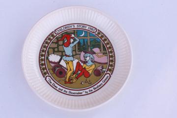 catalog photo of vintage Wedgwood china plate childrens story fairy tale illustration Elves & the Shoemaker