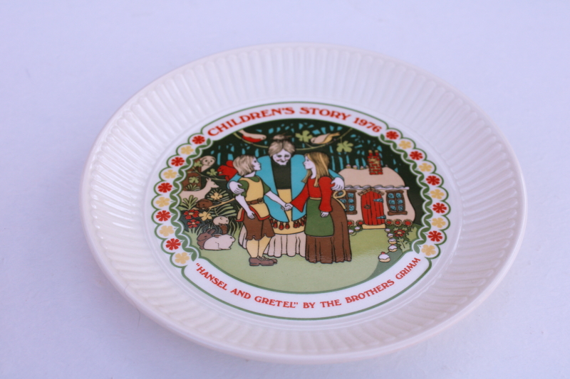 photo of vintage Wedgwood china plate childrens story fairy tale illustration Hansel & Gretel #1