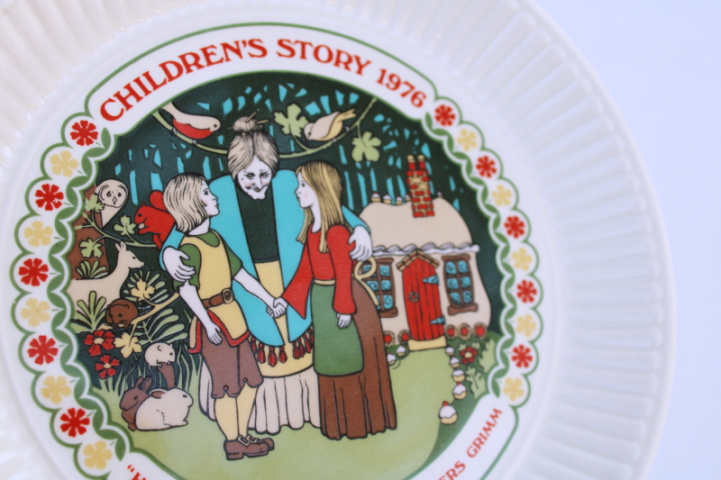 photo of vintage Wedgwood china plate childrens story fairy tale illustration Hansel & Gretel #2