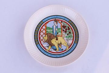 catalog photo of vintage Wedgwood china plate childrens story fairy tale illustration Lady & The Lion