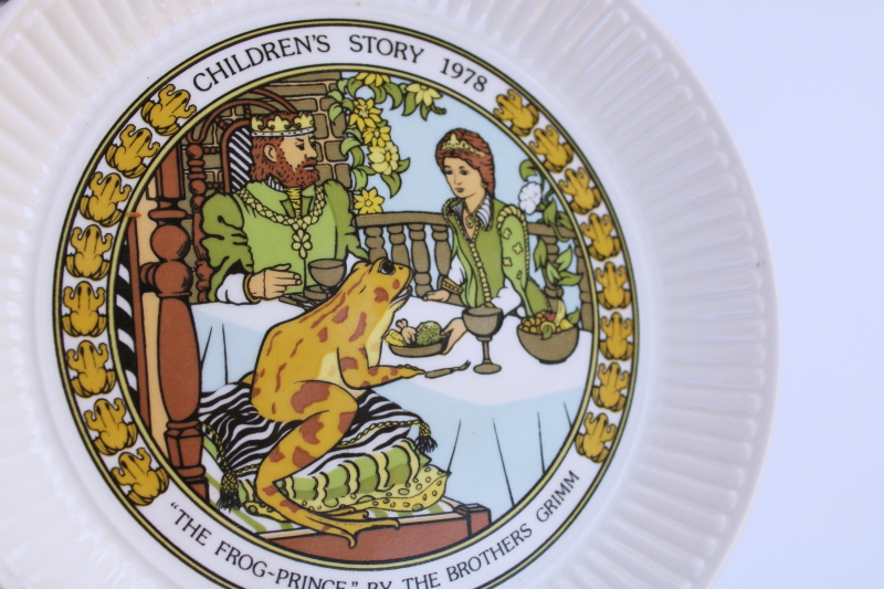 photo of vintage Wedgwood china plate childrens story fairy tale illustration The Frog Prince #2