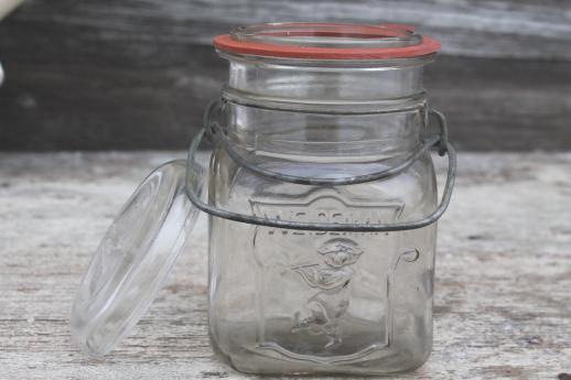 photo of vintage Weideman boy brand embossed canning jar, bail lid fruit jar pint size #4