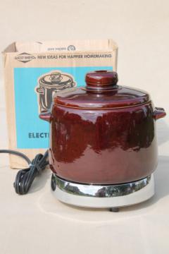 catalog photo of vintage West Bend electric bean pot, cooker w/ stoneware crock for baked beans