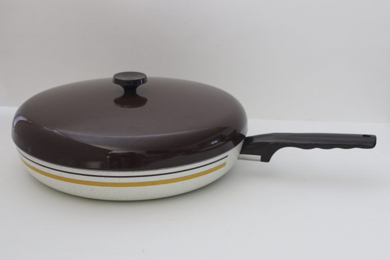 photo of vintage West Bend non stick aluminum saute pan skillet / chicken fryer w/ high dome lid #6