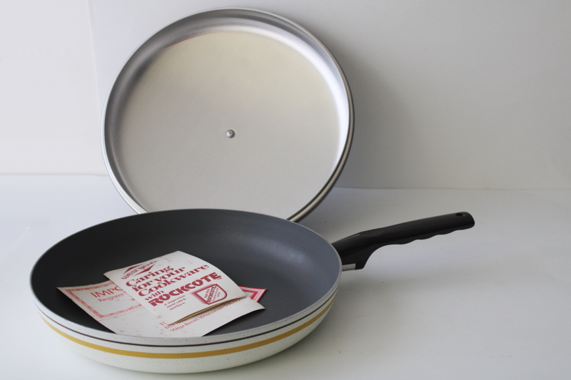 photo of vintage West Bend non stick aluminum saute pan skillet / chicken fryer w/ high dome lid #8