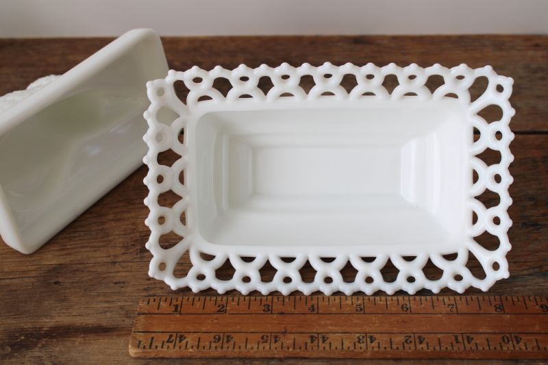 photo of vintage Westmoreland milk glass cat on basket covered dish, lace edge bowl w/ kitty  #4