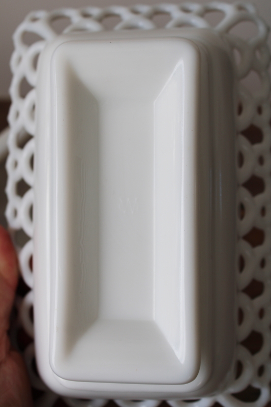 photo of vintage Westmoreland milk glass cat on basket covered dish, lace edge bowl w/ kitty  #5
