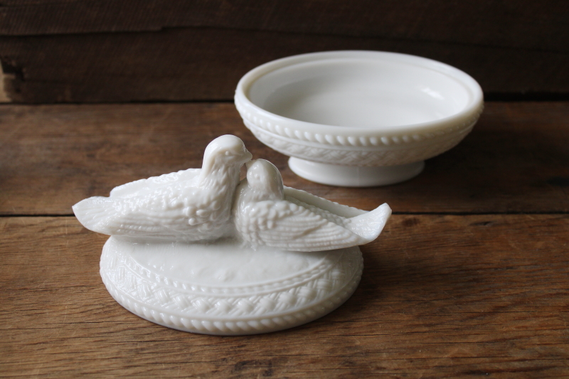 photo of vintage Westmoreland milk glass doves on nest covered dish, candy dish wedding decor  #2