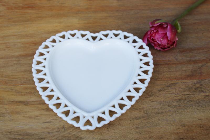 photo of vintage Westmoreland milk glass heart pattern lace edge plate w/ border of hearts  #1