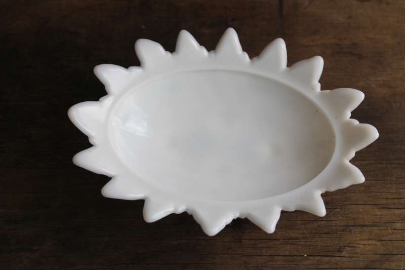 photo of vintage Westmoreland milk glass, leaf pattern soap dish or small trinket tray  #2