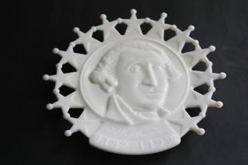 vintage Westmoreland milk glass plate, George Washington w/ 13 stars American colonies 