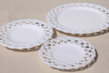 catalog photo of vintage Westmoreland milk glass plates, forget-me-not flowers lattice lace edge