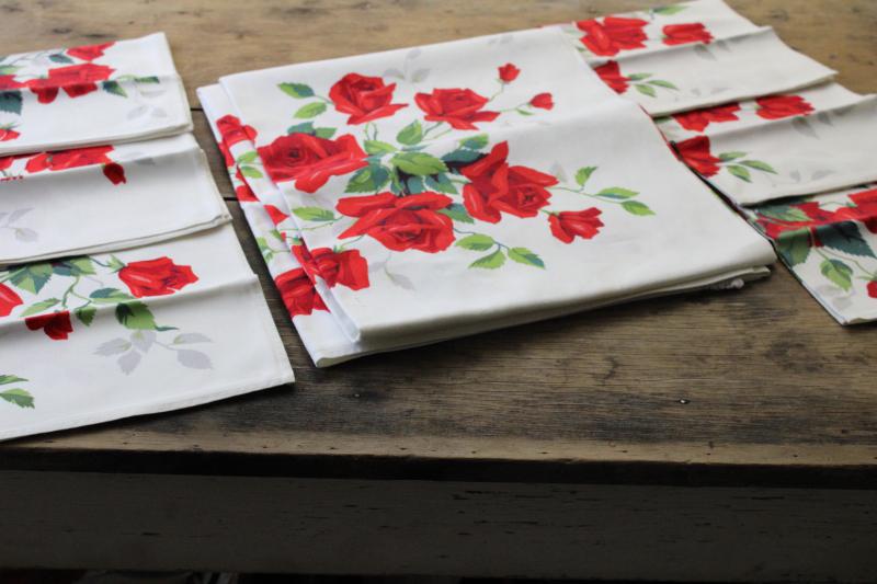 photo of vintage Wilendure printed cotton tablecloth & matching napkins, red roses print #1