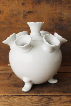 catalog photo of vintage Williamsburg meadow flower pure white porcelain tulip vase, Andrea by Sadek china 