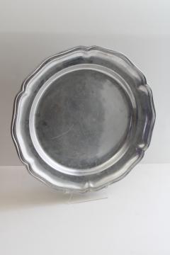 vintage Wilton Armetale pewter Queen Anne large round platter or serving tray