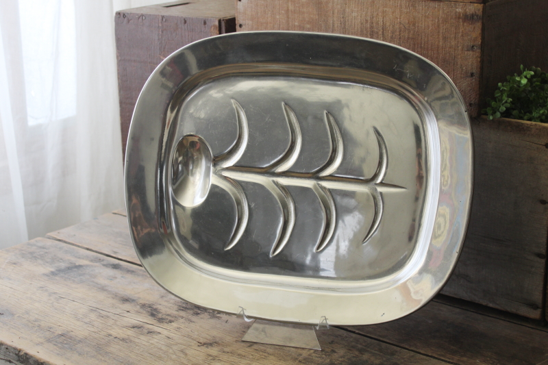 photo of vintage Wilton Armetale pewter, huge platter for roast meat or turkey #1