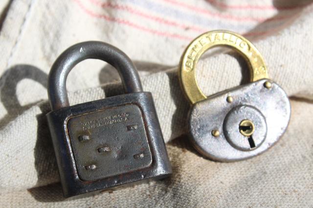 photo of vintage Yale & Towne padlocks, steel brass combined metals locks, no keys #1