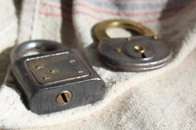 photo of vintage Yale & Towne padlocks, steel brass combined metals locks, no keys #4