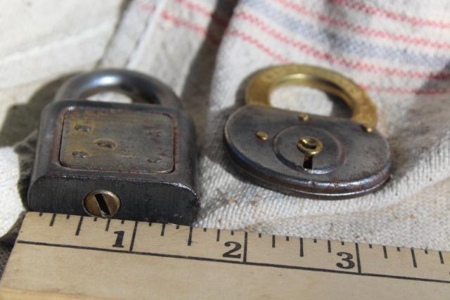 photo of vintage Yale & Towne padlocks, steel brass combined metals locks, no keys #5