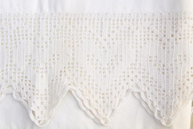 photo of vintage all white lace trimmed cotton pillowcases, eyelet embroidery trim & crochet edgings #2