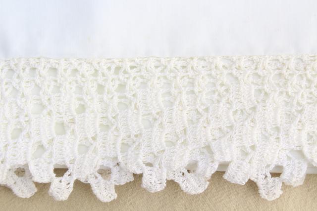 photo of vintage all white lace trimmed cotton pillowcases, eyelet embroidery trim & crochet edgings #8
